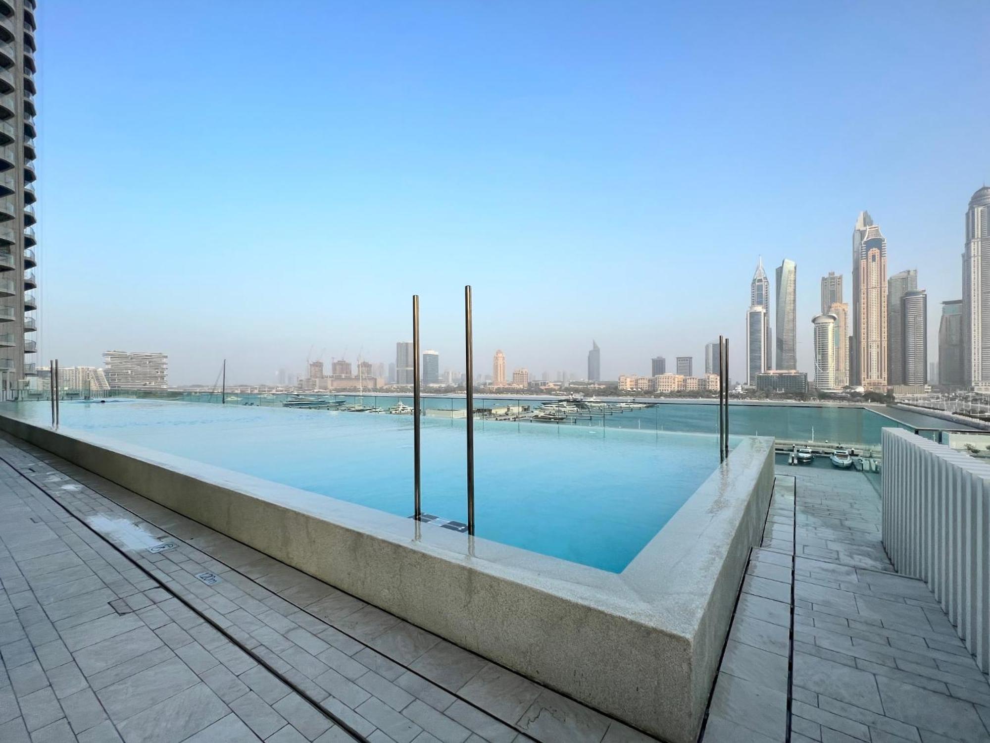 Waterside1br In Sunrise Bay With Partial Sea View